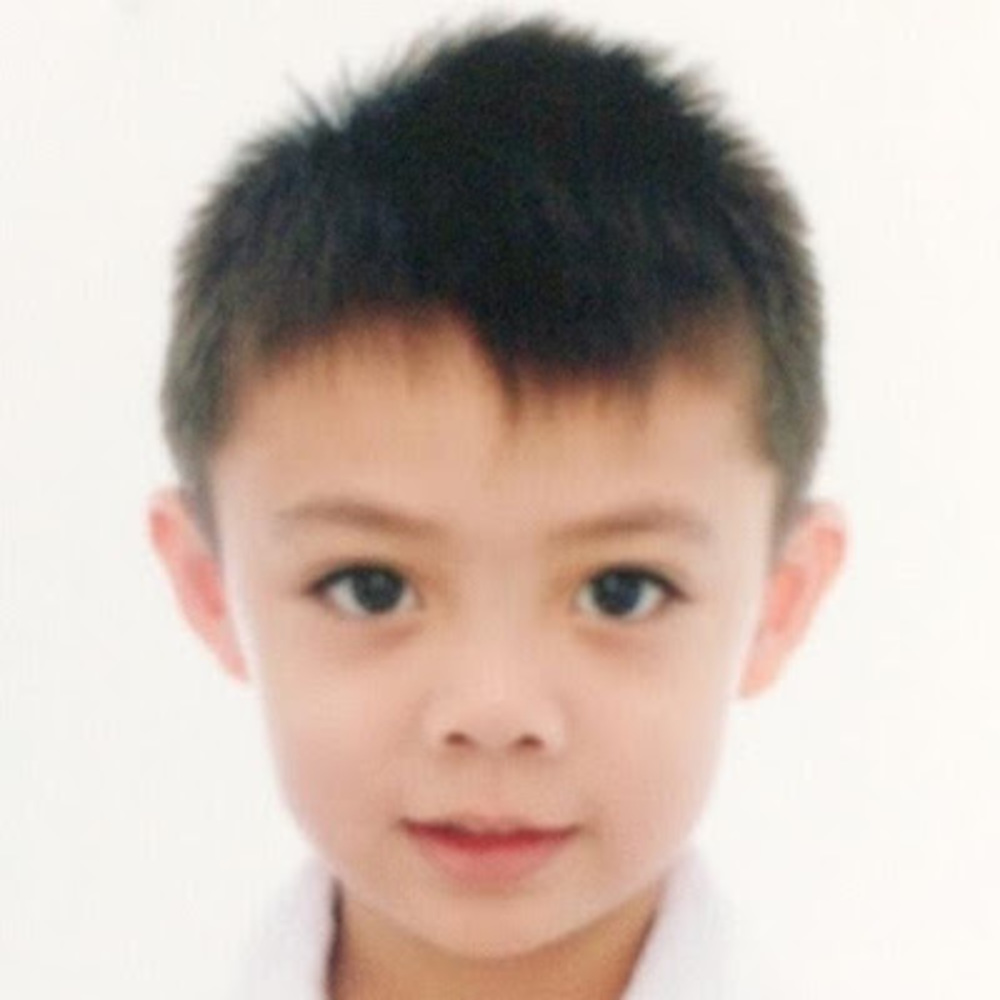 Meet your Posher, Yohann's toys& pretend play